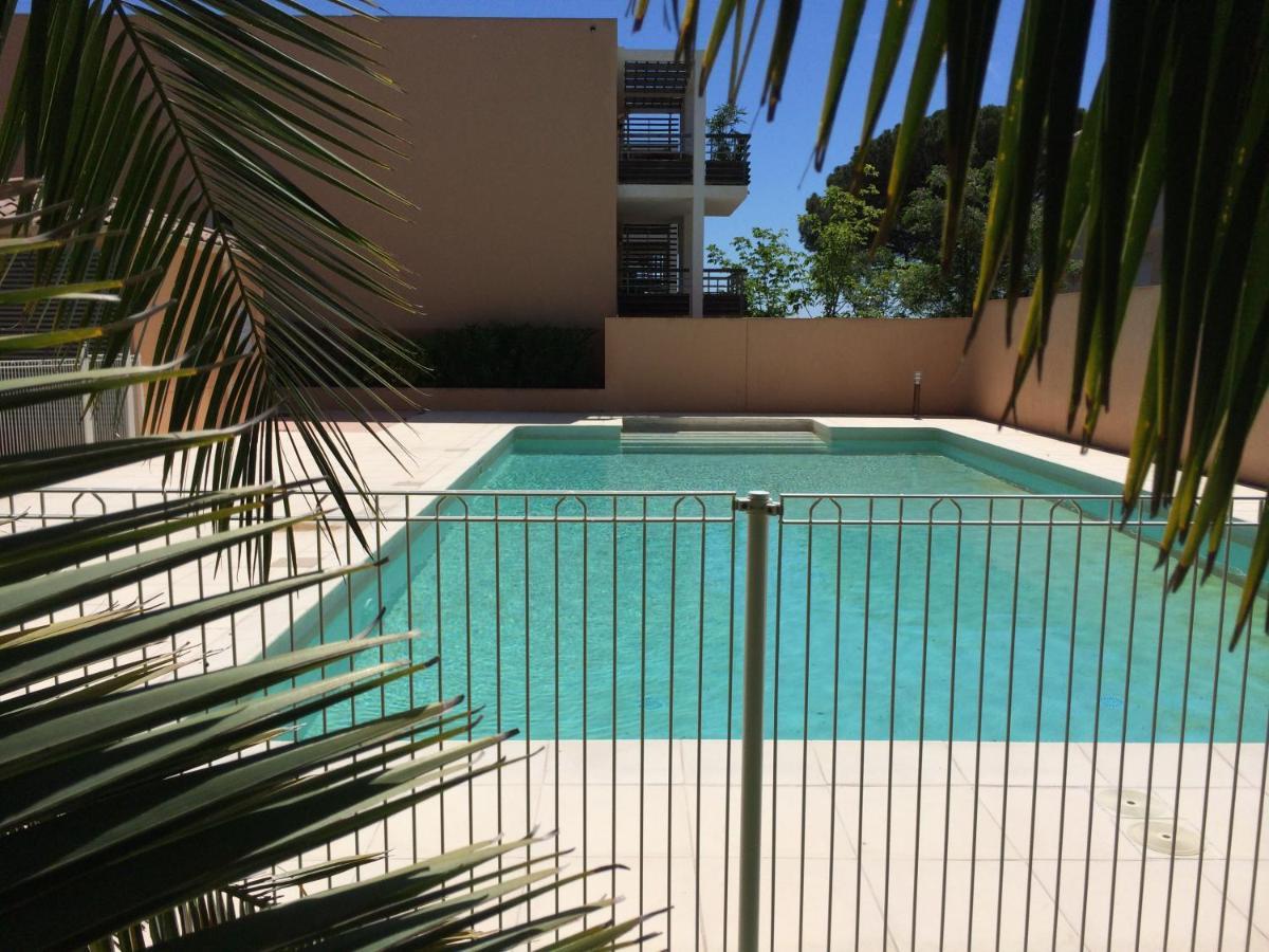 Appartement Appt 6 pers piscine parking clim à Fréjus Extérieur photo